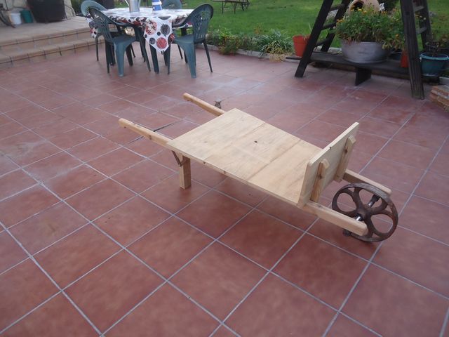 CARRETILLA DE MADERA