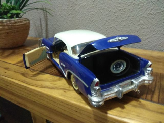 coche antiguo en perfectas condiciones