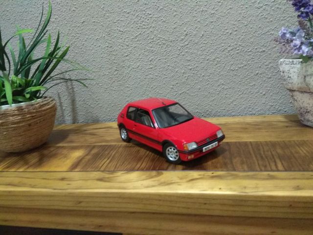 Coche Peugeot de colección