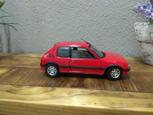 Coche Peugeot de colección