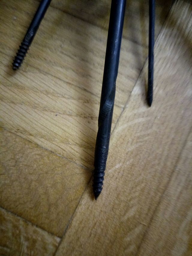 Punzones, buriles,machos de roscar. Juego