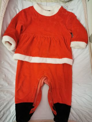 Pijama vestido papa noel bebé 9 meses de segunda mano por 5 EUR en  Barcelona en WALLAPOP