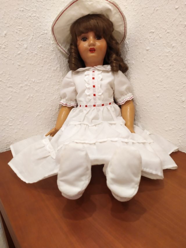 muñeca antigua (+ 100 años) de cartón piedra