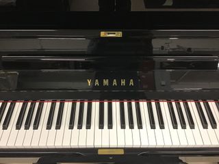 PIANOS YAMAHA