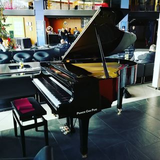 PIANOS YAMAHA