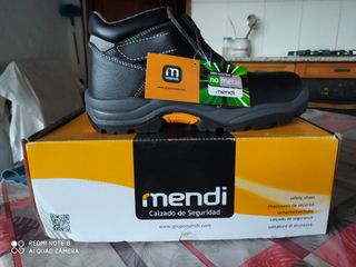 Botas seguridad s3 Mendi de segunda mano por 15 EUR en Villa del Campo en  WALLAPOP