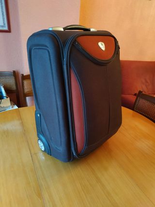 Maleta David Jones de segunda mano por 25 EUR en Zaragoza en WALLAPOP