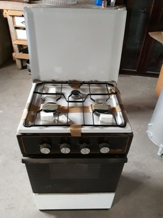 Cocina de gas de segunda mano por 200 EUR en El Tiemblo en WALLAPOP