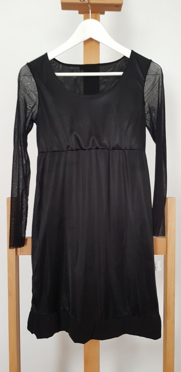 Vestido negro mangas transparentes