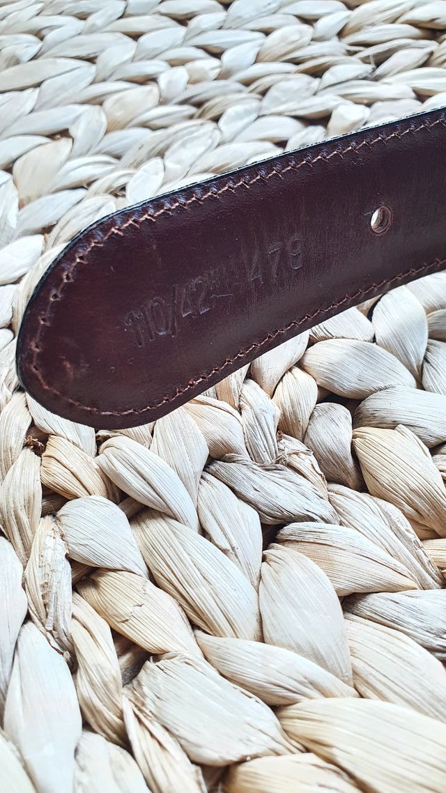 Cinto marrón de la marca Mirto sin estrenar.