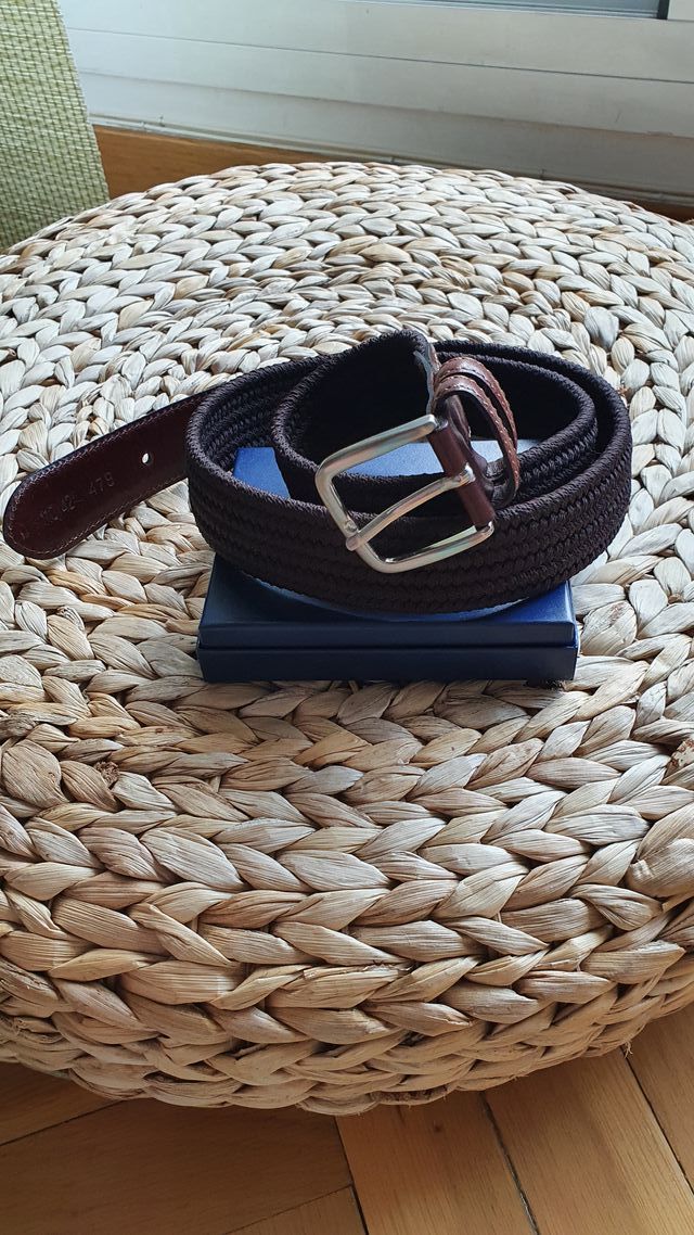 Cinto marrón de la marca Mirto sin estrenar.