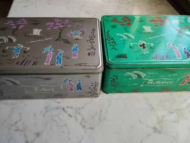 Latas de Cola Cao años 60