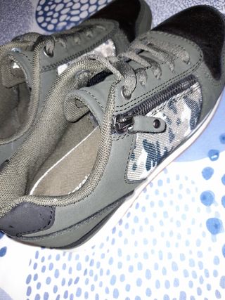 Zapatillas Deichmann de segunda mano por 5 EUR en Jerez de la Frontera en  WALLAPOP