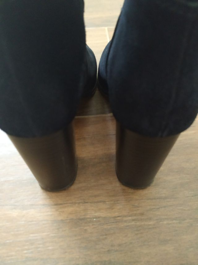 Botines Mango T 39. Piel (ante). Muy buen estado.