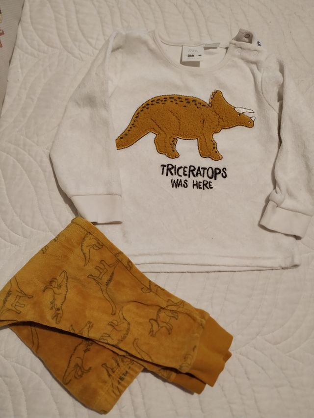 Pijama triceratops Zara