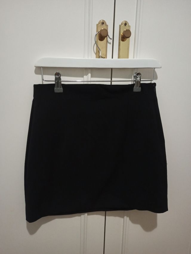 Falda negra Zara