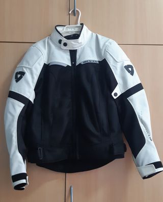 Chaqueta moto chica de segunda mano por 90 EUR en Valencia en WALLAPOP