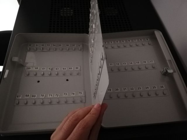 armadio in metallo per 75 chiavi