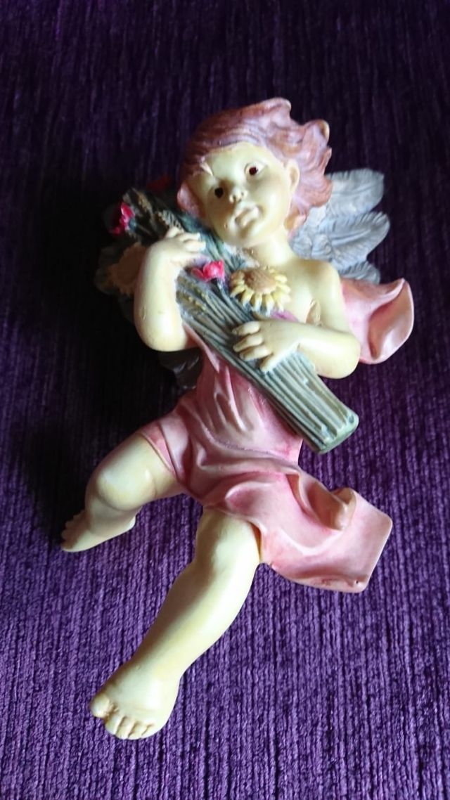 ANGELI IN ALABASTRO.