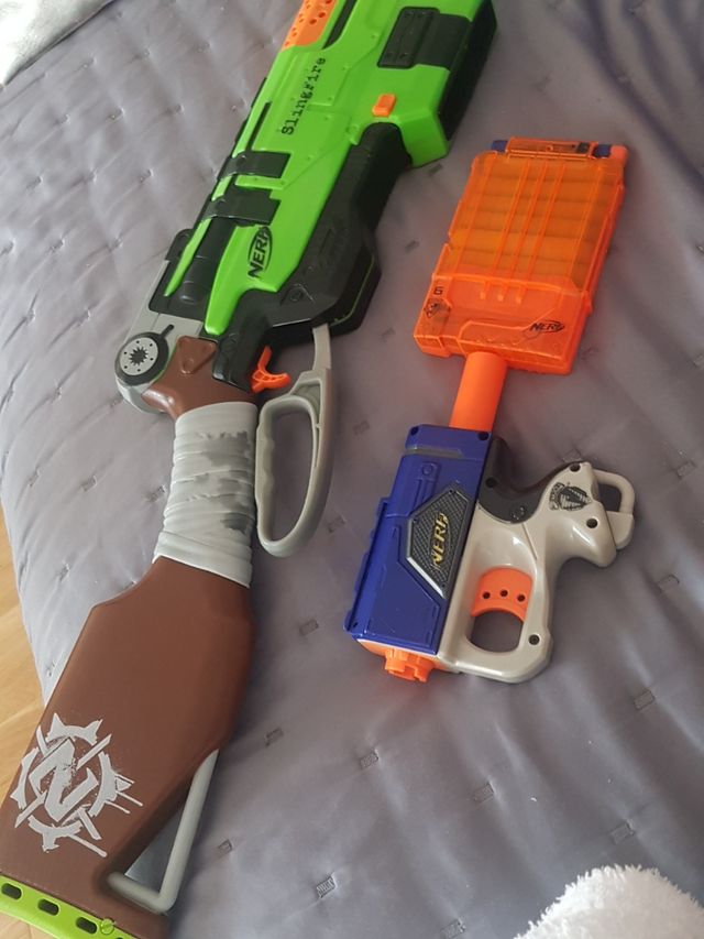 NERF lanzadardos Slingfire zombie