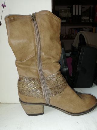 Botas camperas Maria Mare 38 de segunda mano por 20 EUR en Madrid en  WALLAPOP