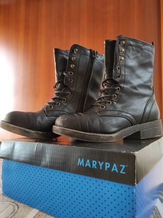Botas militares de Mary Paz de segunda mano por 7 EUR en Reus en WALLAPOP