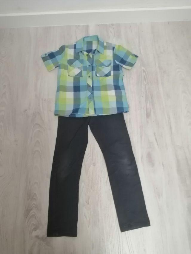 Conjunto de tres pantalones y tres camisas