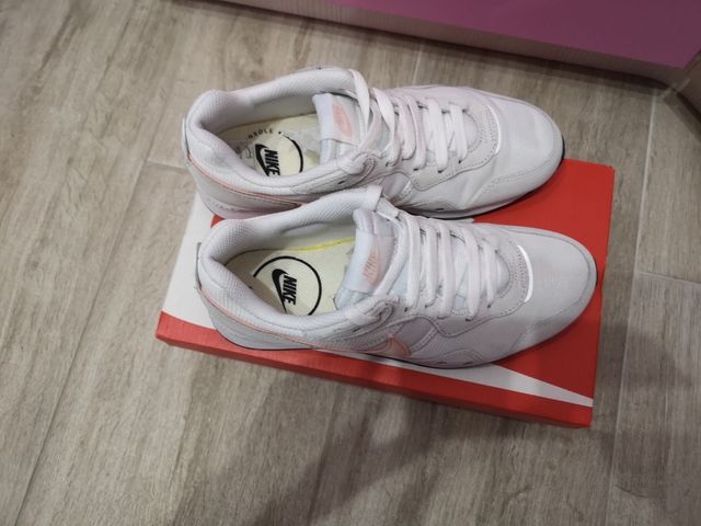 Zapatillas Nike mujer 37.5
