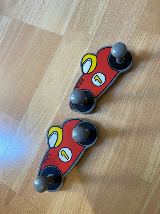 percha doble infantil de motos, 4 colgadores