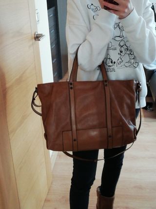 Bolso marron grande zara de segunda mano por 6 EUR en Salamanca en WALLAPOP