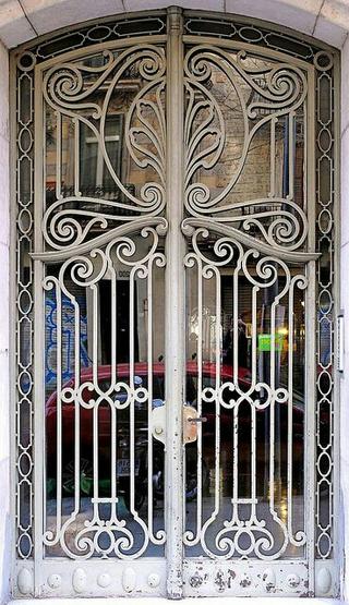 Puertas y escaleras