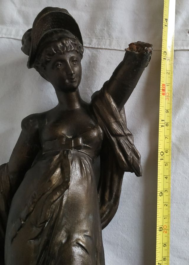 Escultura Romanticismo 36 cm x 12 cm