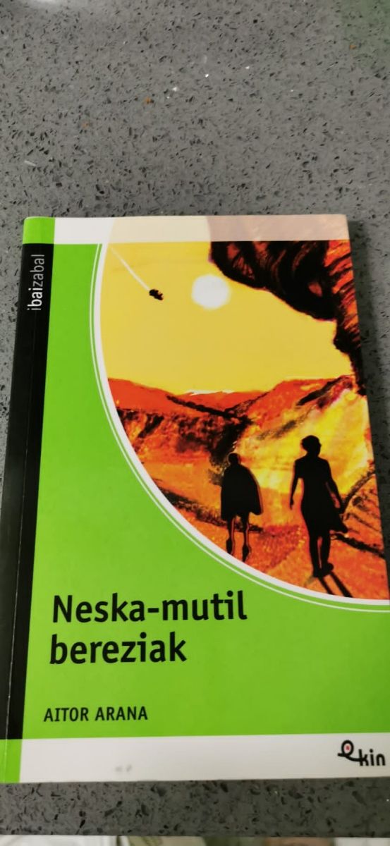 Neska-mutil bereziak IMPECABLE