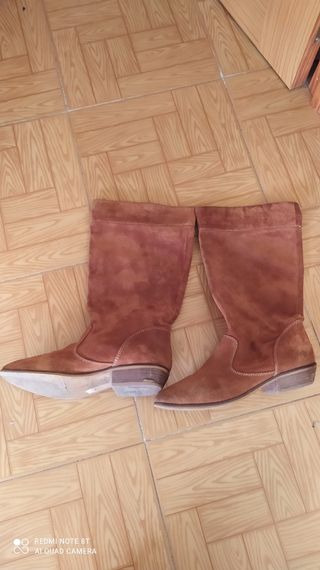 Bota mujer media pierna talla 39 de segunda mano por 10 EUR en Leganés en  WALLAPOP