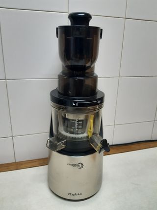 Negociable_Chef plus Essential Slow Juicer de segunda mano por 300 EUR en  Centelles en WALLAPOP