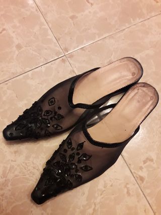 Zapatos negros fiesta Sin estrenar de segunda mano por 8 EUR en Cádiz en  WALLAPOP