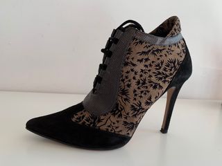 Botines REBECA SANVER t.40 de segunda mano por 33 EUR en Parque Boadilla en  WALLAPOP