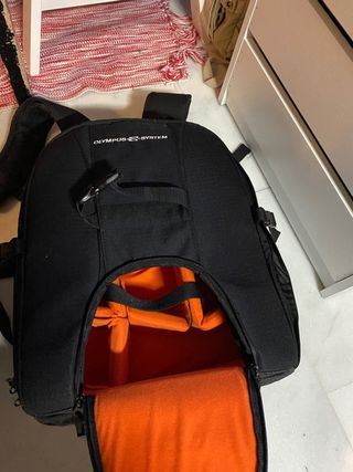 Mochila fotográfica Olympus e-system de segunda mano por 30 EUR en El  Portil en WALLAPOP