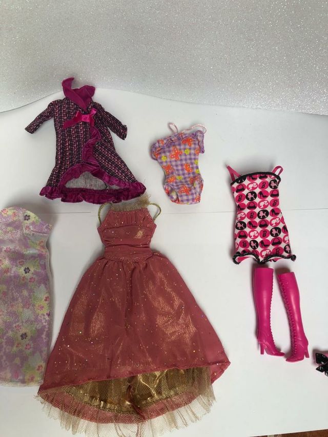 Lote ropa Barbie