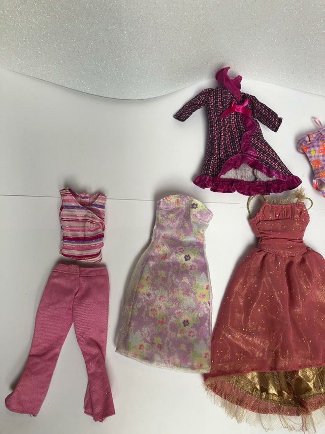 Lote ropa Barbie