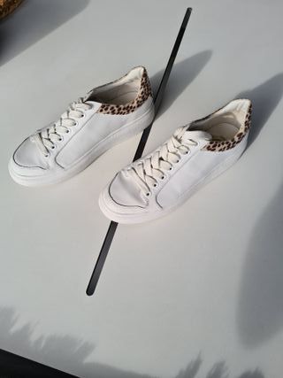 Zapatillas bambas blancas mujer Zara como nuevas de segunda mano por 9 EUR  en Tarragona en WALLAPOP