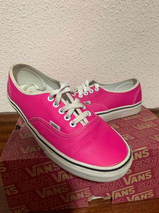 Vans rosas piel de segunda mano por 20 EUR en Madrid en WALLAPOP