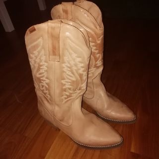 Botas piel estilo cowboy mustang mujer de segunda mano por 50 EUR en Castro  en WALLAPOP