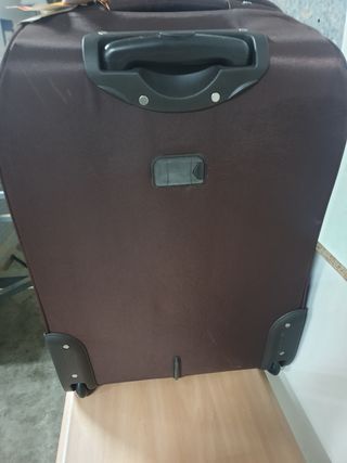 Maleta Caminatta grande. Nueva a estrenar de segunda mano por 50 EUR en Els  Pallaresos en WALLAPOP