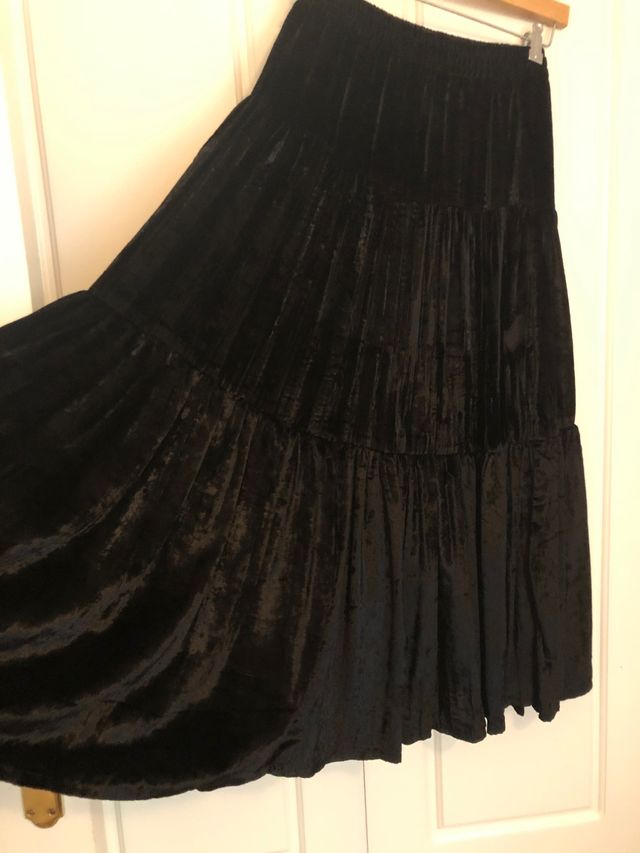 Falda negra de terciopelo, mujer. Talla M/L