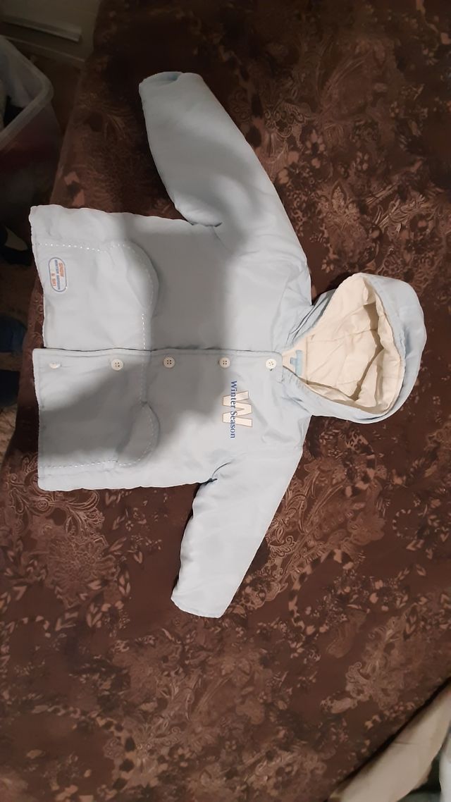 Ropa de bebe; abrigo de 24 meses