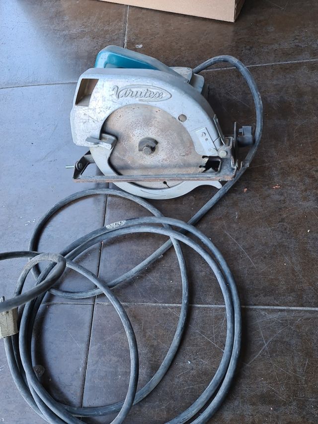 Sierra circular Virutex