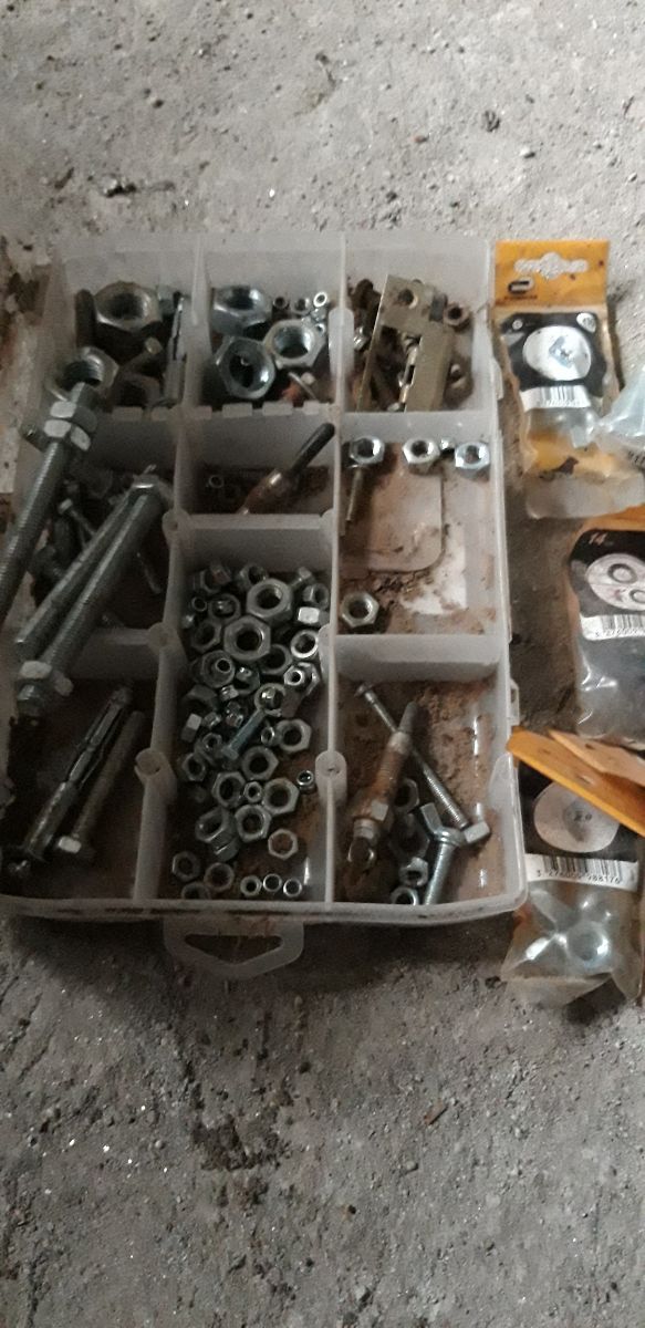 tornillos varios tamaños.se hacen lotes