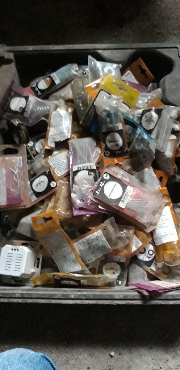 tornillos varios tamaños.se hacen lotes