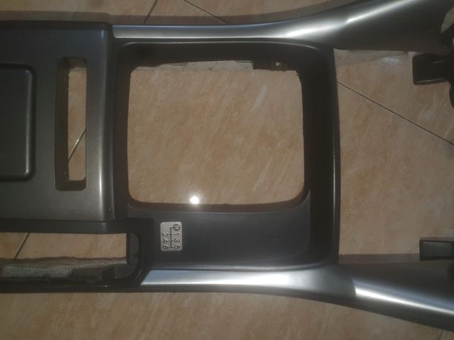 consola reposabrazos cuero LEXUS IS 220